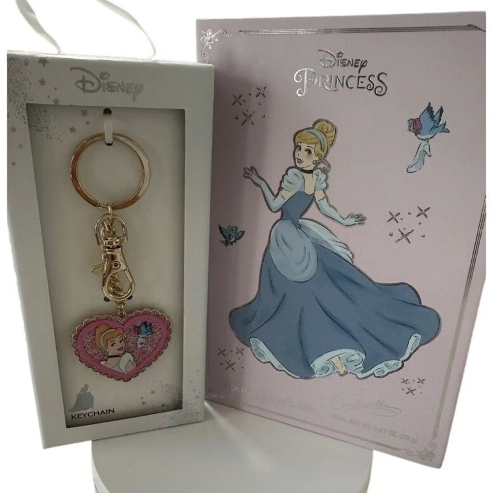 Disney Princess‎ Cinderella Eyeshadow Palette and Heart Keychain Set New